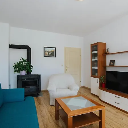 Apartment Mare-5 By Interhome