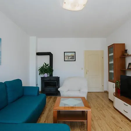 Apartment Apartment Mare-5 By Interhome