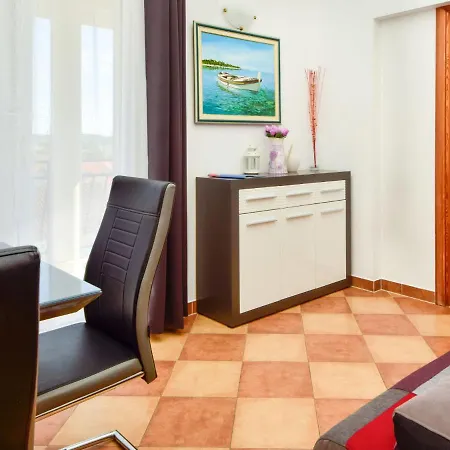 Apartment Apartment Mare-5 By Interhome