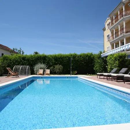 Apartment Mare-5 By Interhome Trogir