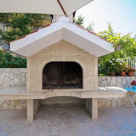 Apartment Mare-5 By Interhome Trogir